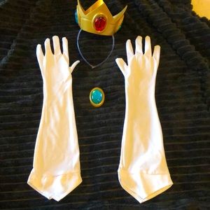 Princess Peach 👑 costume accessories!